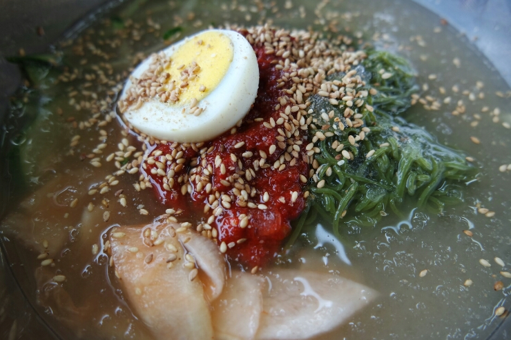 산골녹차냉면