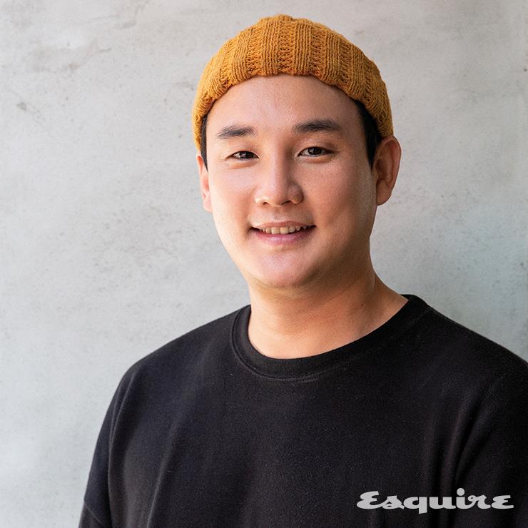 OWNER 문예철 IT사업가 겸 유튜버 35세.