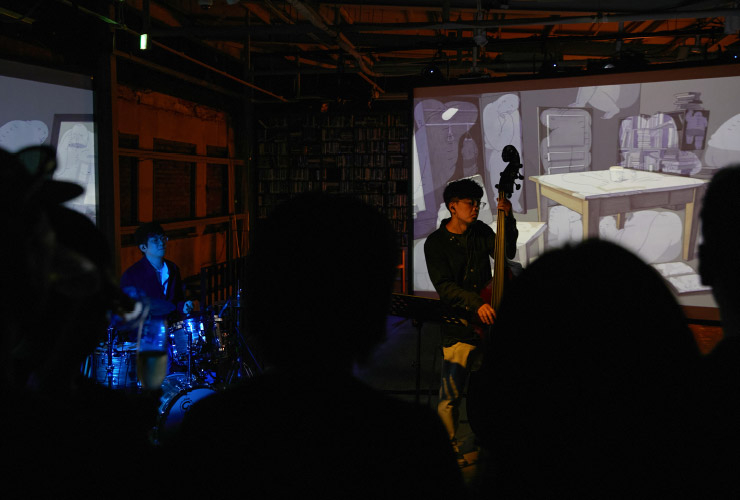 재즈 뮤지션 윤석철이 애니메이션 감독 정다희의 작품을 이루는 사운드 스케이프를 표현하고 재창조했던 공연 ‘씨네 콘서트’. 