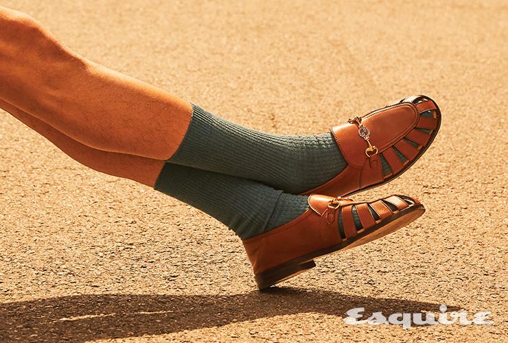 호스빗 디테일을 더한 모카신 120만원 구찌.