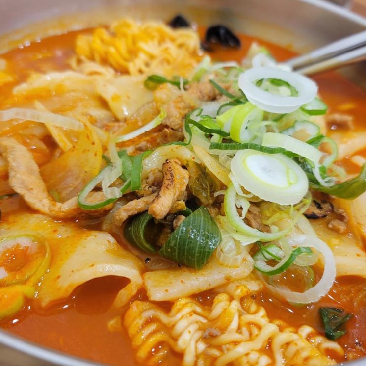 홍두깨손칼국수