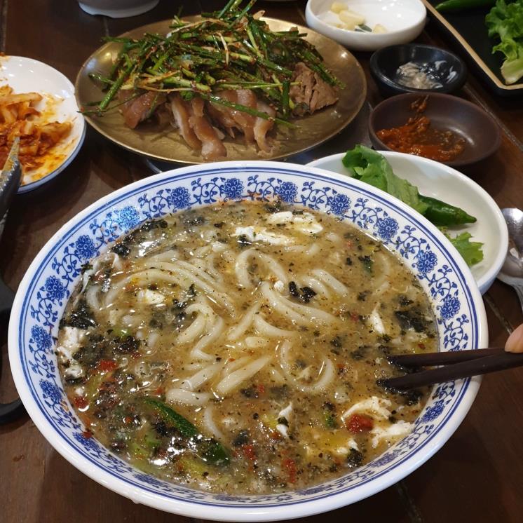 1984그수육집칼국수