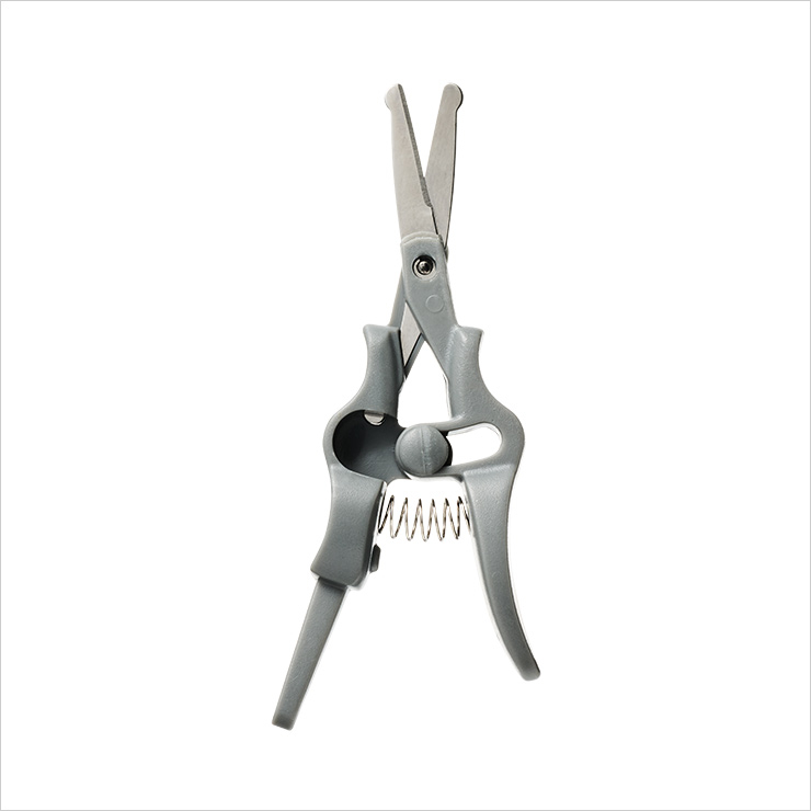 스프링이 부착된 코털 가위 4500원 XTM.