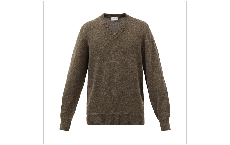 르메르 & 브이넥 스웨터, $870 USD.
