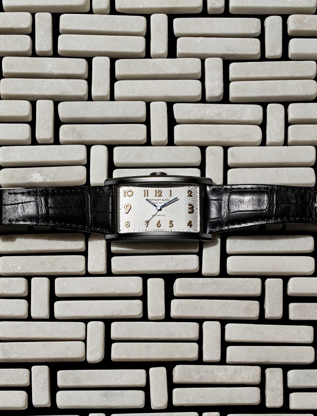 티파니 이스트 웨스트 오토매틱 630만원.