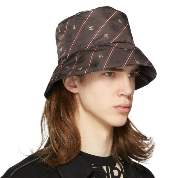 펜디 브라운 캘리그라피 버킷 햇, $385 USD
