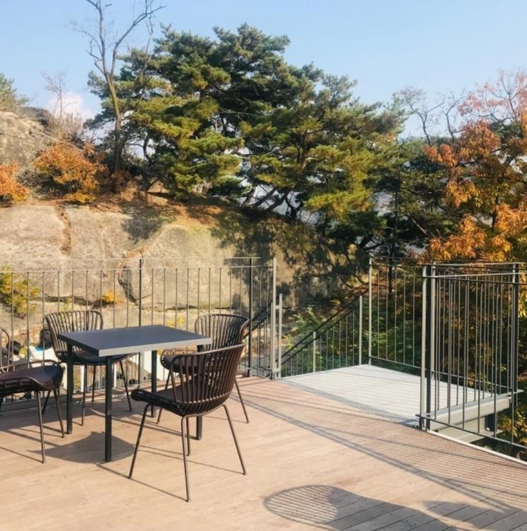 더숲 초소책방