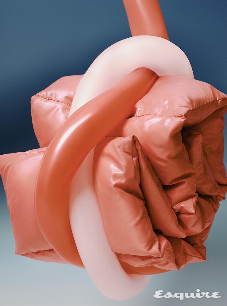 핑크 루쫄로네 다운 머플러 39만원 듀베티카.