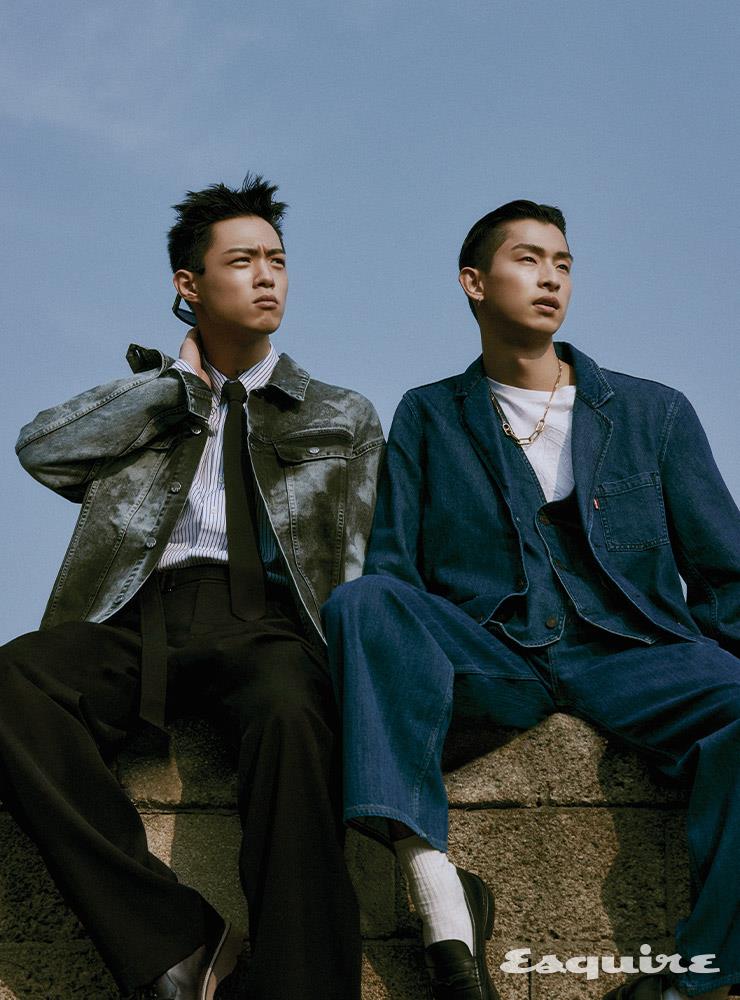 (왼쪽부터) 그레이 트러커 재킷 가격 미정 어콜드월. 스트라이프 셔츠 19만원대 폴로 랄프 로렌. 팬츠 66만3000원 막시제이. 선글라스 34만원 젠틀몬스터. 타이 에디터 소장품. 데님 재킷 13만9000원, 베스트 9만9000원 모두 리바이스. 티셔츠 가격 미정 벨루티. 데님 팬츠 17만5000원 코스. 네크리스, 로퍼 모두 가격 미정 루이 비통.