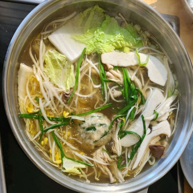 본가 만두 전골전문점