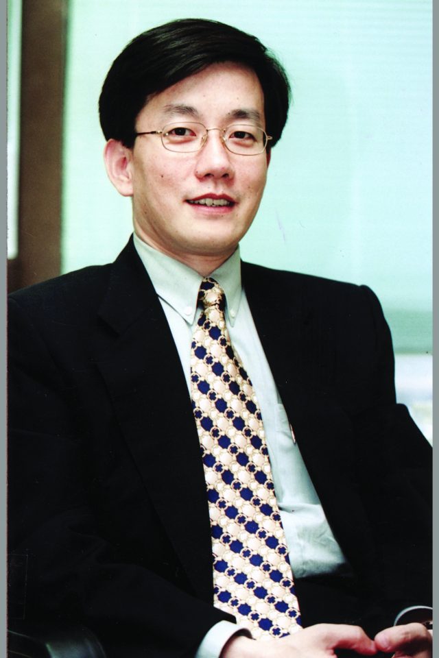 1994년, MBC 아나운서실에서 한 컷.