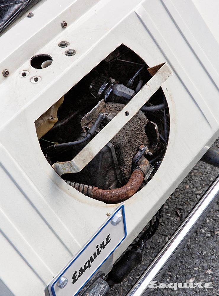 일명 ‘예초기 엔진’이 들어갔다. 레이싱 카트에도 쓰이는 바로 그 엔진이다.
