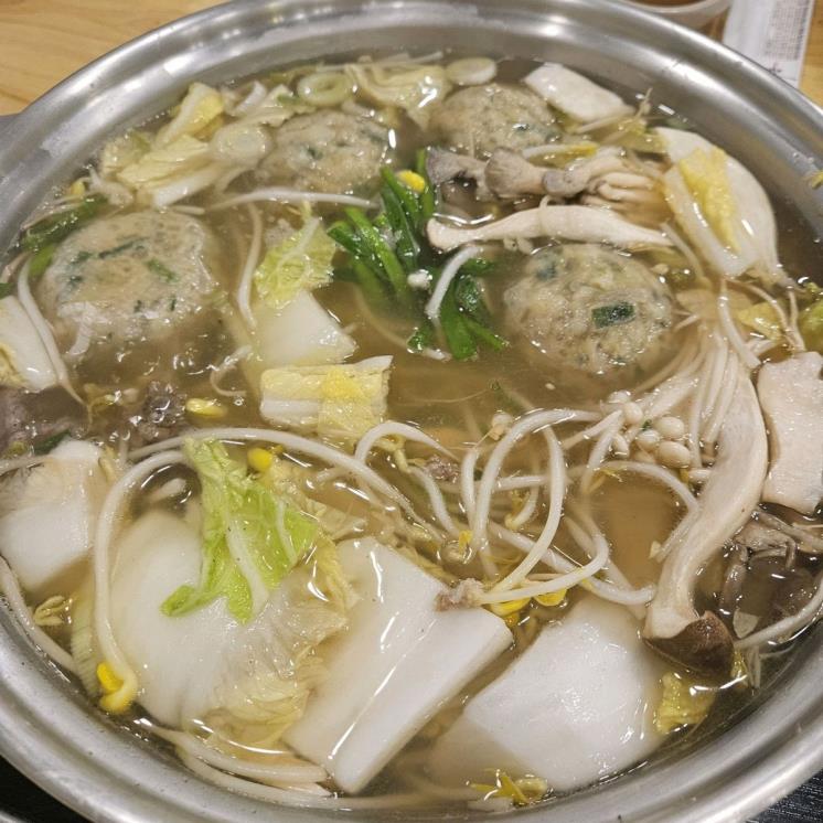 본가 만두 전골전문점