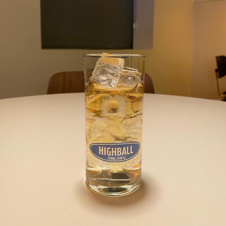 정전기하이볼(@zzkhighball)