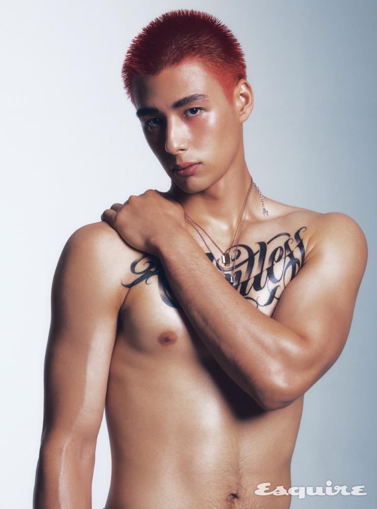 로고 네크리스 71만원, 너트 모티브 네크리스 가격 미정 모두 베르사체.