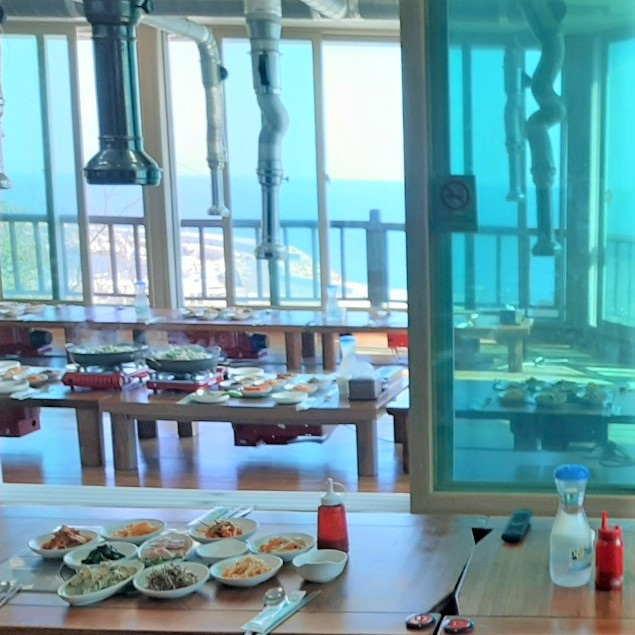 솔밭나루터펜션식당