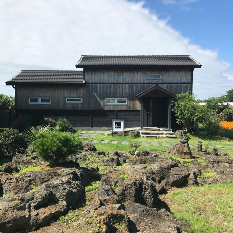 더프라이빗 시로 @uihyunkei 