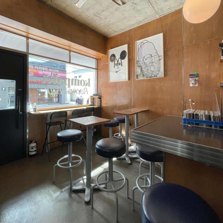 콤팩트 레코드 바 @kompaktrecordbar