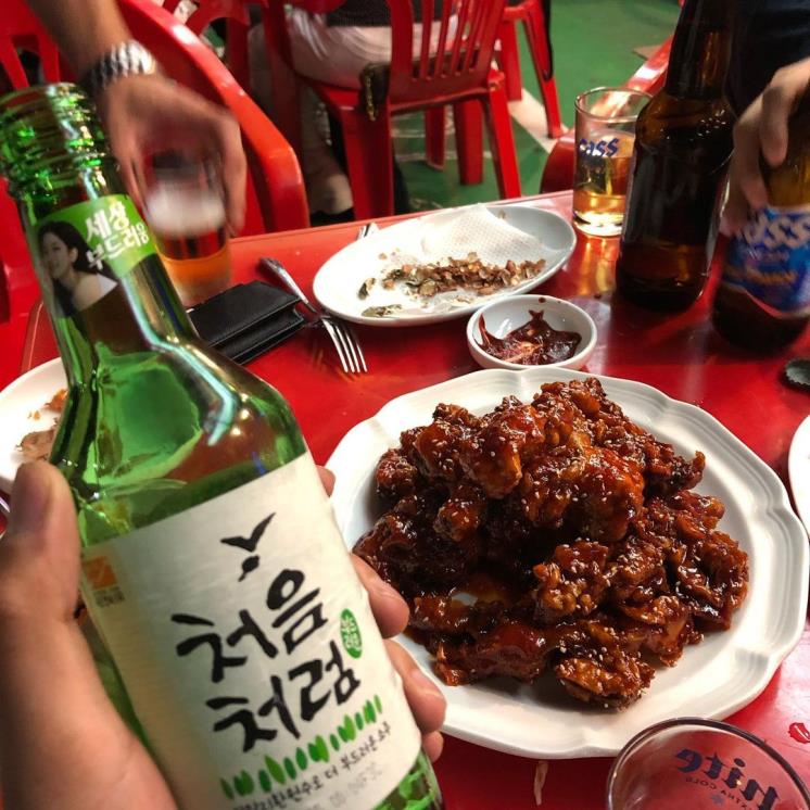 인스타그램 @looklikefirst