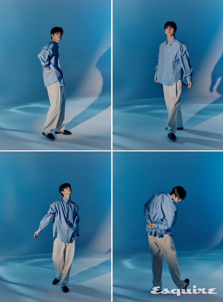 블루 셔츠, 화이트 데님 팬츠 모두 에비너.