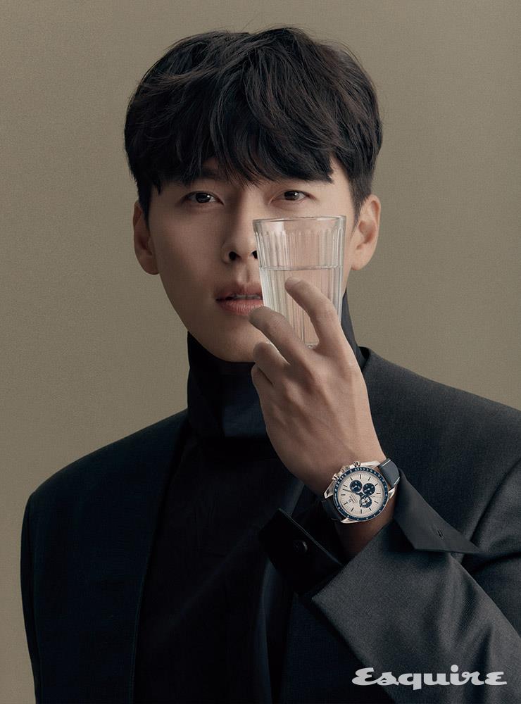 스피드마스터 코-액시얼 마스터 크로노미터 크로노그래프 42mm 실버 스누피 어워드 1200만원대 오메가.