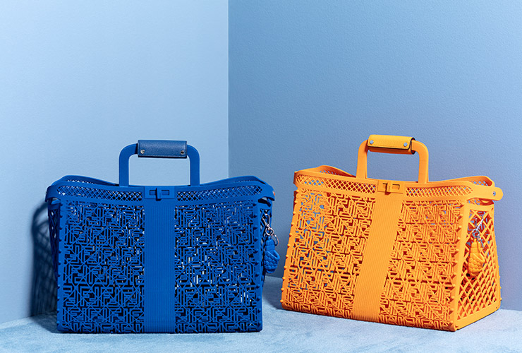 재생 러버 소재 쇼퍼백 각 100만원대 모두 펜디.