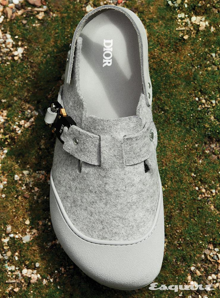 그레이 펠트 소재 디올 by 버켄스탁 토키오 뮬 가격 미정 디올 맨.