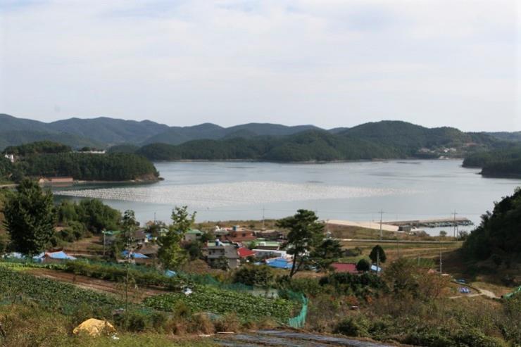 칠천도, 어온마을