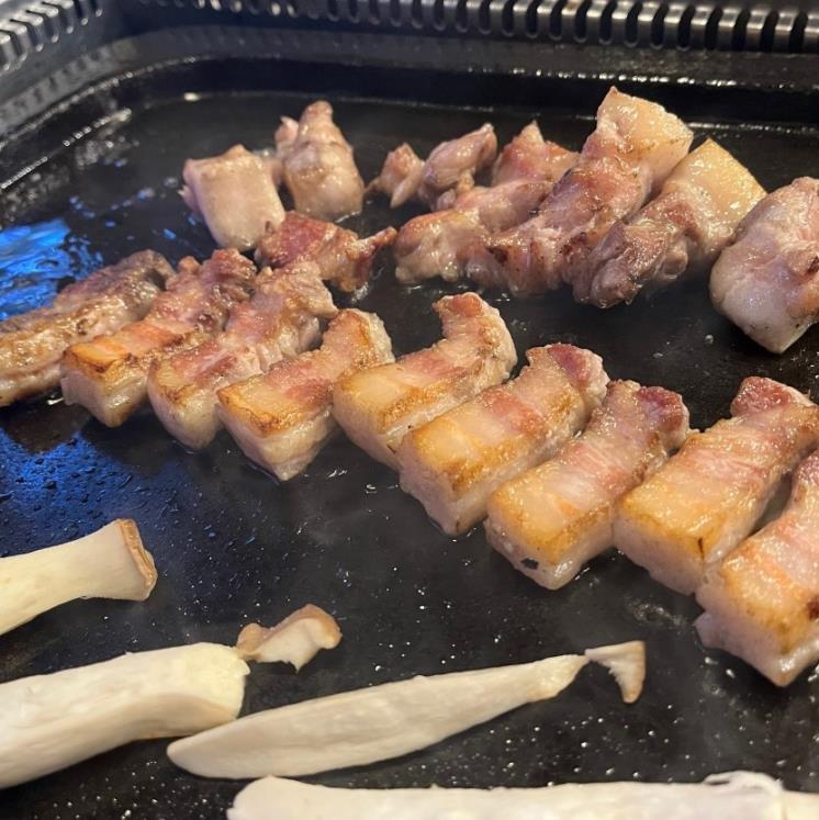삼돌박이수라육간