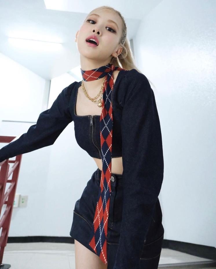 @roses_are_rosie