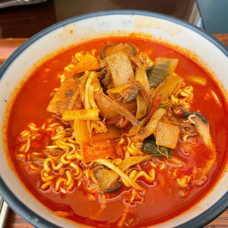 육장 @goingjjun_96