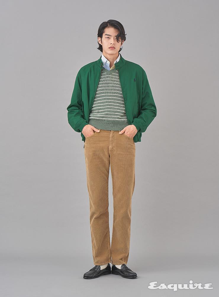 코튼 블루종 30만원대, 옥스퍼드 셔츠 19만원대 모두 폴로 랄프 로렌. 스트라이프 니트 119만원, 코듀로이 팬츠 92만원, 아이보리 삭스 가격 미정 모두 구찌. 로퍼 가격 미정 생 로랑 by 안토니 바카렐로.