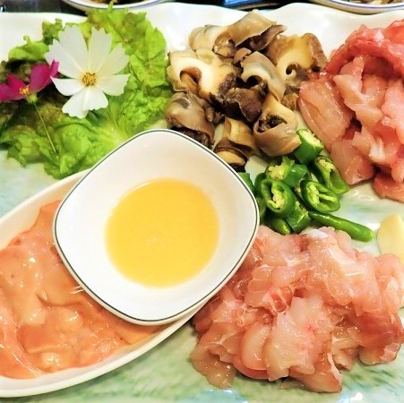 솔밭나루터펜션식당