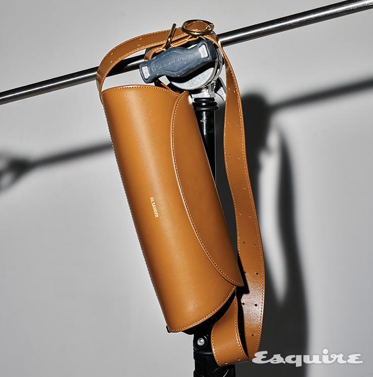 0브라운 카놀로 레더 스몰 백 가격 미정 질 샌더.