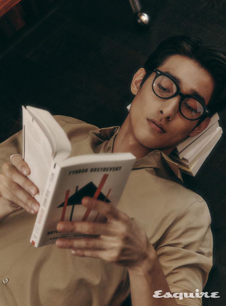 아세테이트 프레임의 오리온 19만5000원 레이밴 by 에실로 룩소티카.