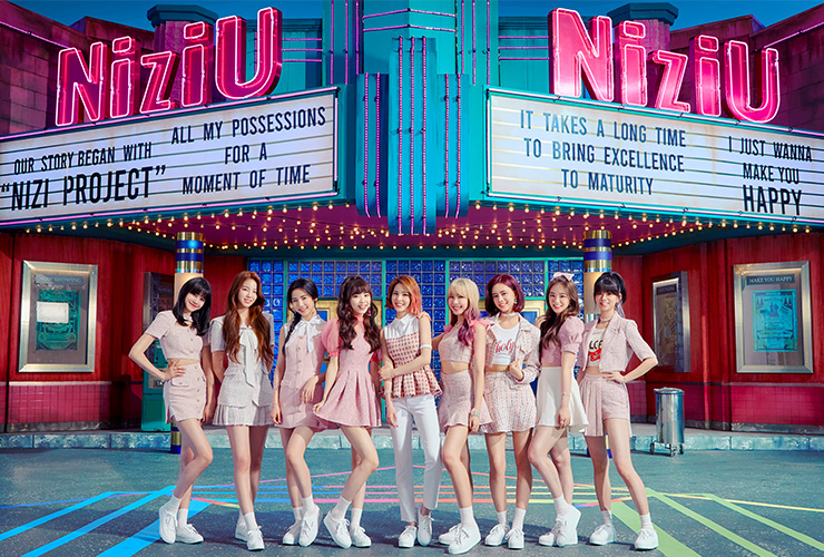 JYP 느낌이 가득한 니쥬 멤버들. 국적이 다를 뿐 니쥬는 트와이스와 닮은 점이 많은 동생이라고 볼 수 있다. 