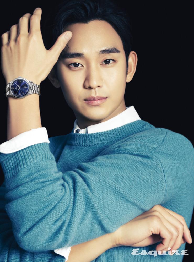40mm 글라스 박스 스타일의 사파이어 크리스털 다이얼과 오리지널 미도 로고로 클래식하면서도 모던하게 풀어냈다. 최대 80시간 파워 리저브를 제공한다. 멀티포트 패트리모니 파워윈드 122만원 미도.