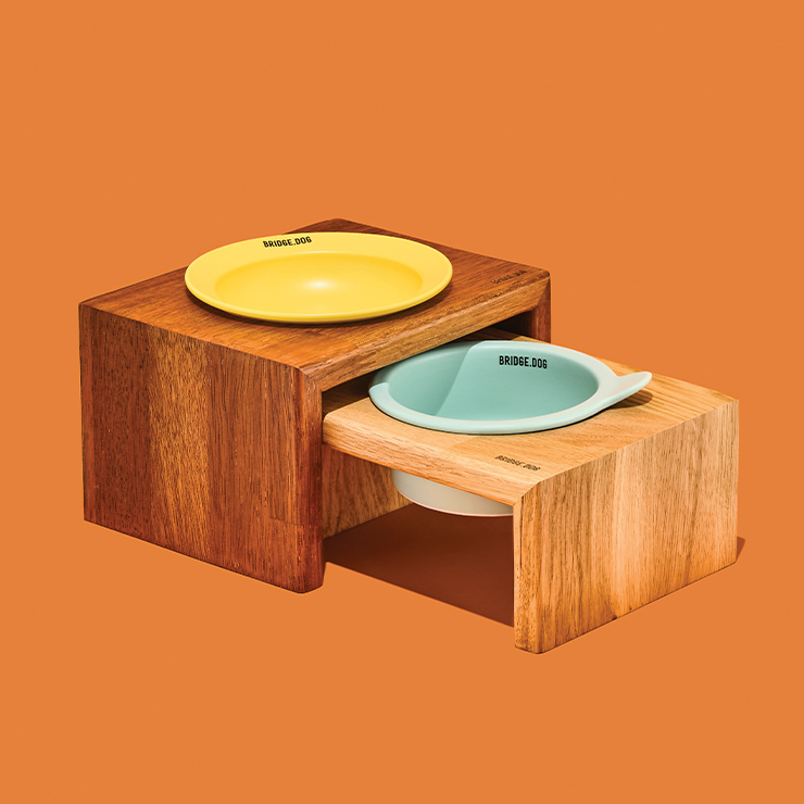 우드 트레이 각 6만5000원, 볼 각 2만9000원 모두 브릿지독.