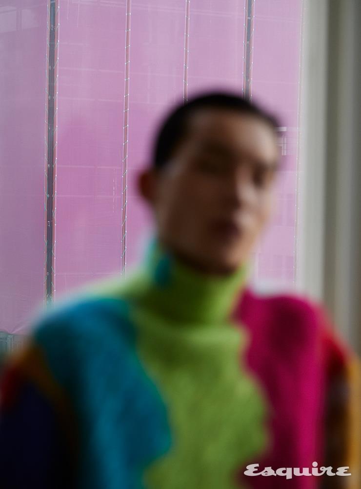 TV 스크린 모티브 스웨터 가격 미정 돌체 앤 가바나.