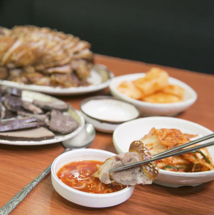 마포소문난원조족발